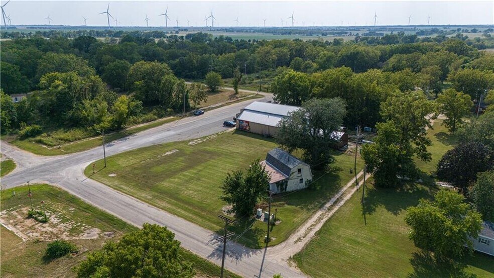 More Photos Of 86 3rd St, Moran Convenience Store For Sale