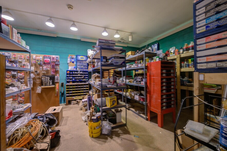 More Photos Of US Route 1 Atlantic Highway, Edgecomb Light Manufacturing For Sale