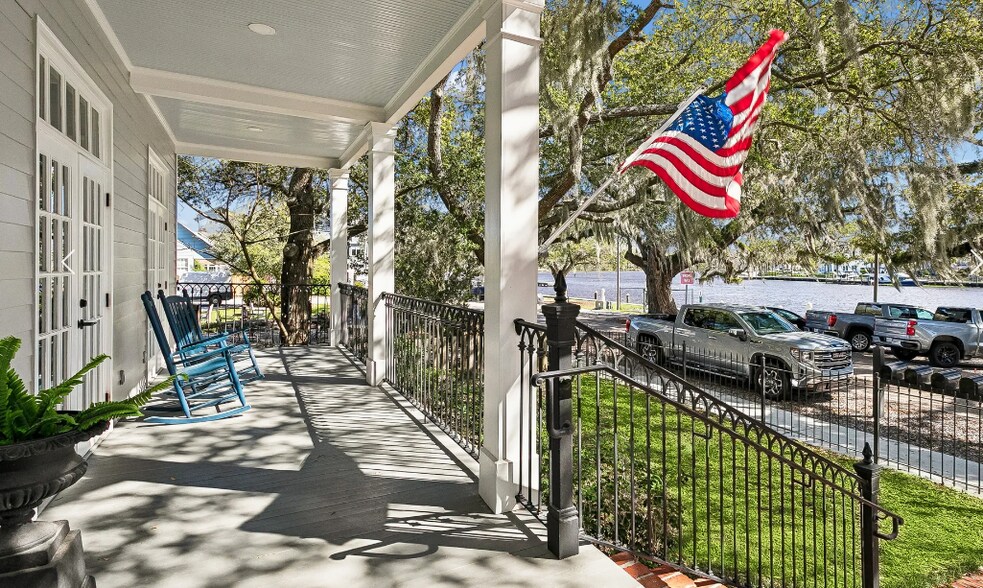 More Photos Of 506 Water St, Madisonville Office For Sale