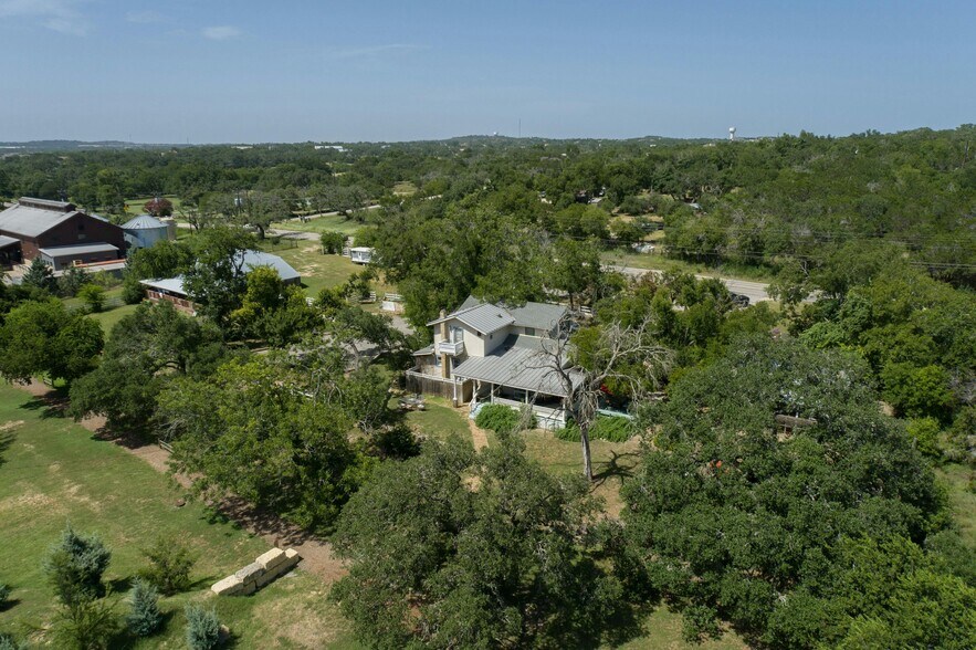 More Photos Of 23351 Ranch to Market 150 rd, Driftwood Specialty For Sale