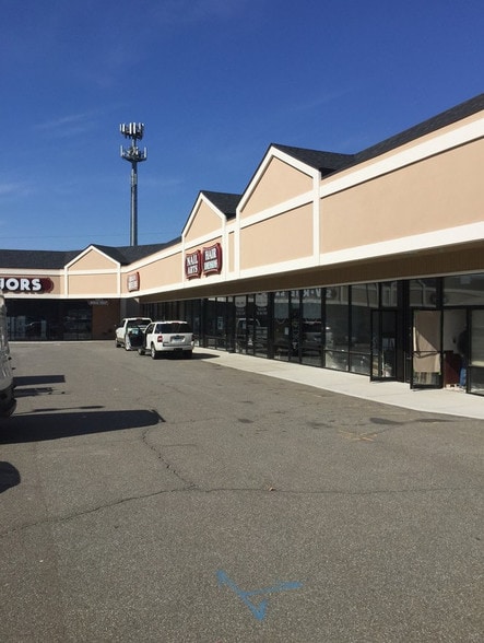 More Photos Of 109-117 Washington Ave, North Haven Storefront For Lease