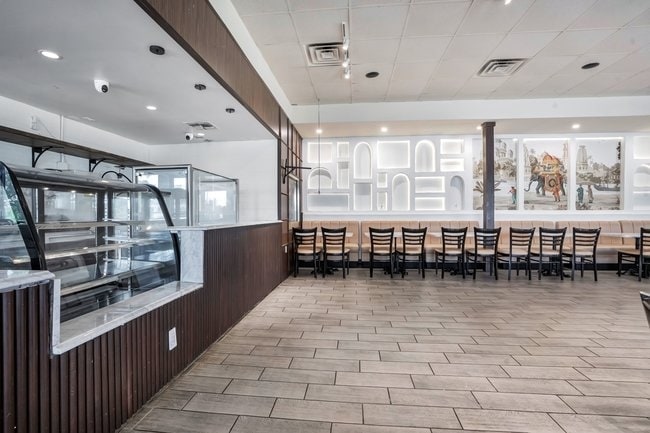 More Photos Of 7653 International Dr, Orlando Freestanding For Lease