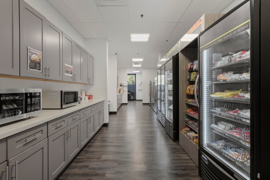 More Photos Of 4611 E Baseline Rd, Phoenix Light Distribution For Sale