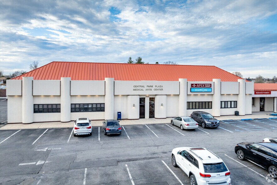 More Photos Of 700-760 Old Country Rd, Plainview Medical For Sale