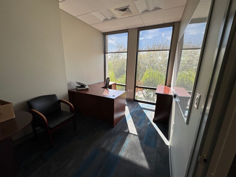 More Photos Of 1201 19th Pl, Vero Beach Office For Lease