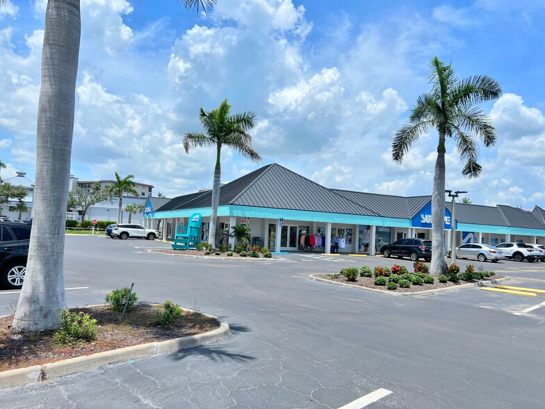 More Photos Of 7205 Estero Blvd, Fort Myers Unknown For Lease