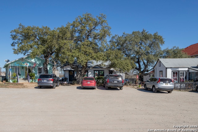 More Photos Of 1820 10th St, Floresville Freestanding For Sale