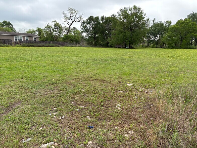 More Photos Of 330 Victoria Dr, Houston Land For Sale