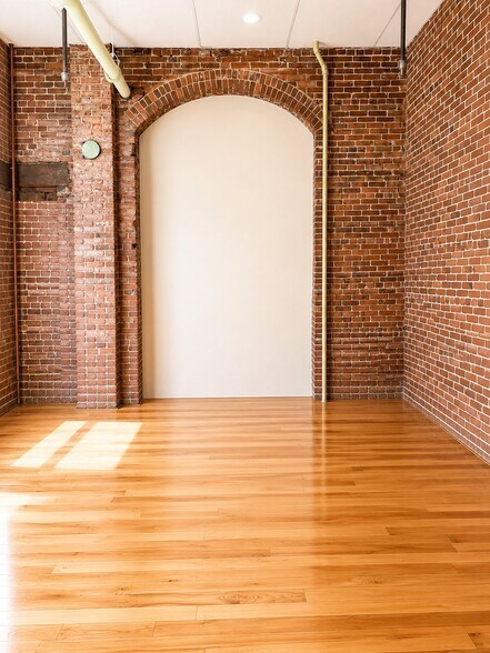 More Photos Of 69 S Pleasant St, Amherst Apartments For Lease