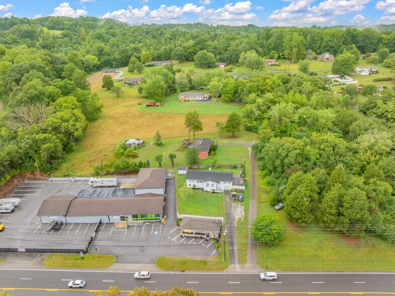 More Photos Of 927 S Charles G Seivers Blvd, Clinton General Retail For Sale