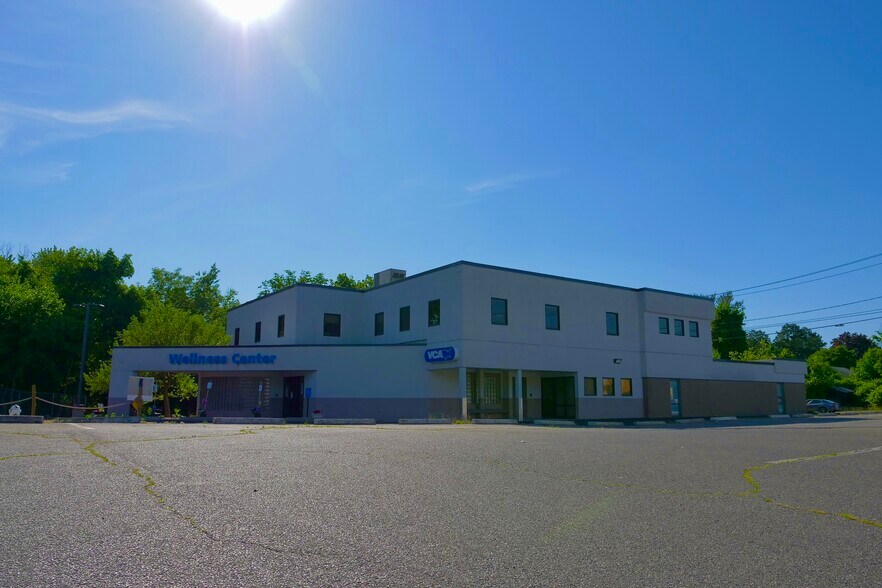 Primary Photo Of 1235 Boston Rd, Springfield Veterinarian Kennel For Lease