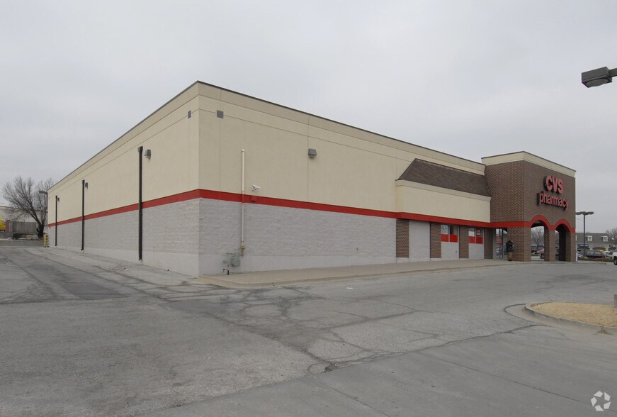More Photos Of 12000 S US Hwy 71, Grandview Drugstore For Lease
