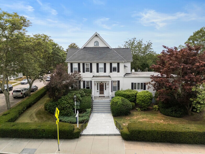 More Photos Of 32 E Main St, Mystic Office For Sale