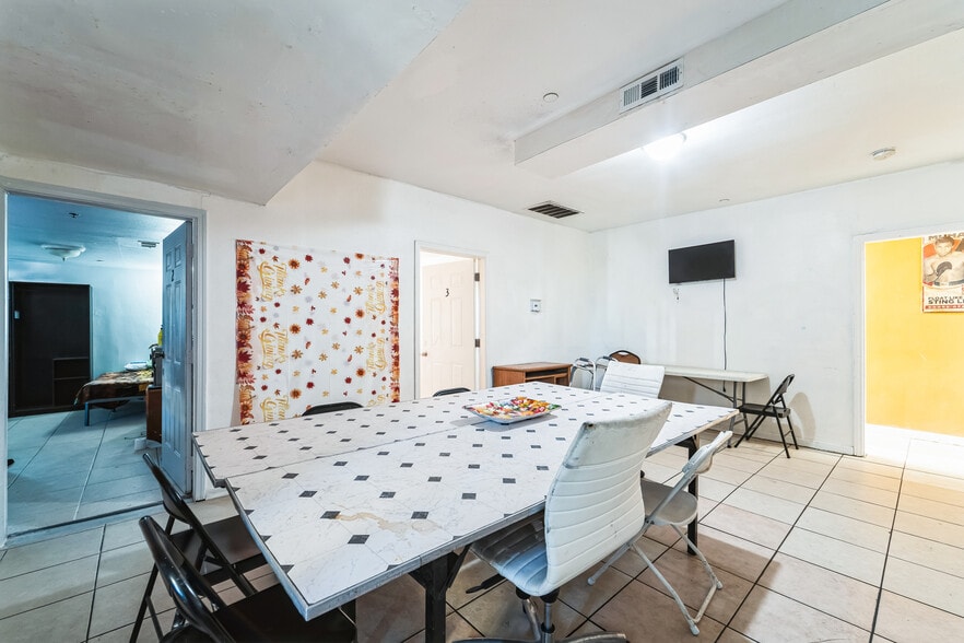 More Photos Of 5140 Crenshaw Blvd, Los Angeles Assisted Living For Sale