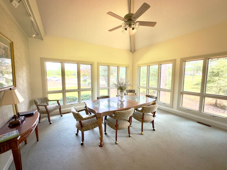 More Photos Of 1251 Club Dr, Bishop Office For Sale