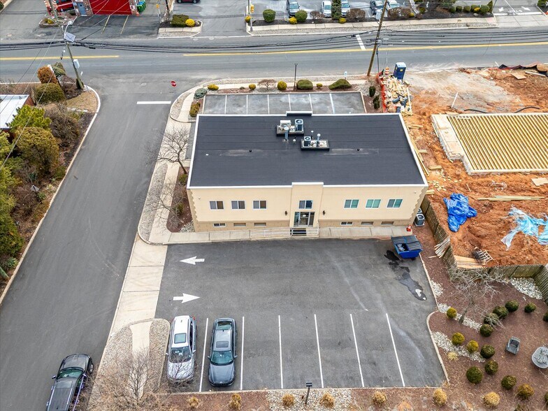 More Photos Of 72 Highway 27, Edison Medical For Sale