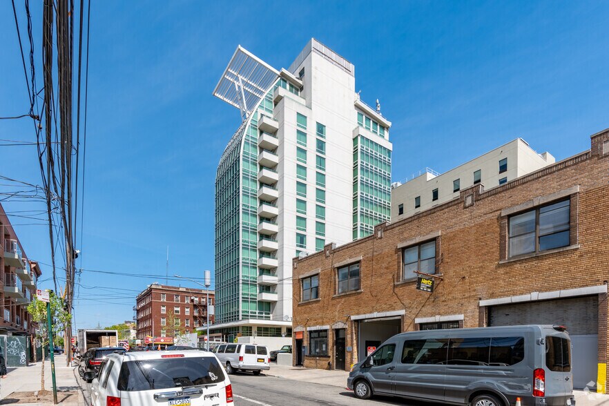 More Photos Of 39-05 29th St, Long Island City Hotel For Sale