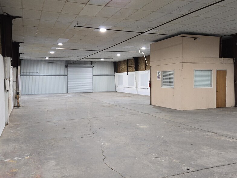 More Photos Of 10 Daisy Ave, Lodi Warehouse For Lease