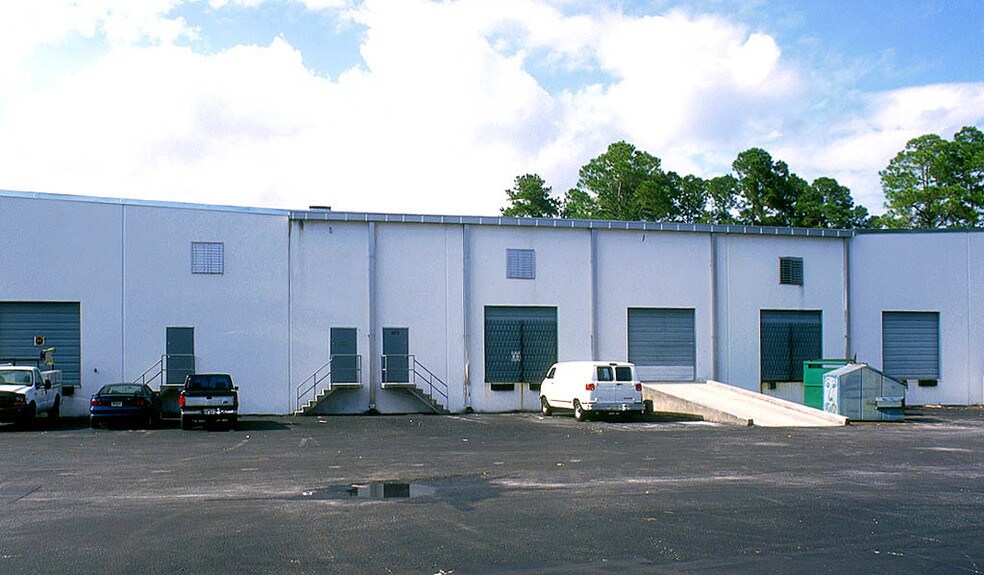 More Photos Of 7750-1 Bayberry Rd, Jacksonville Unknown For Lease