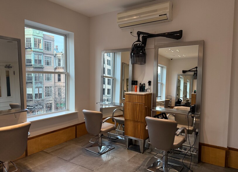 More Photos Of 132 Newbury St, Boston General Retail For Sale