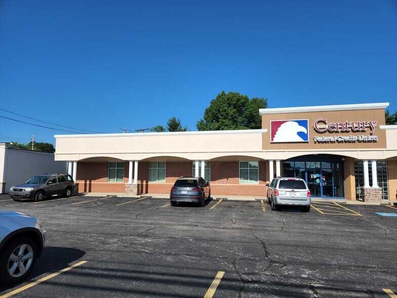 More Photos Of 754 Richmond Rd, Richmond Hts Bank For Sale