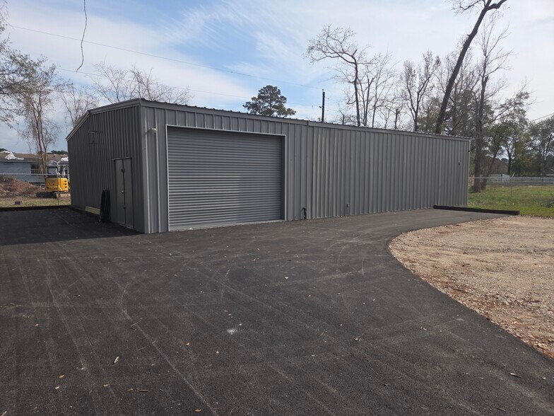 Primary Photo Of 33302 Sweetgum Ln, Magnolia Warehouse For Sale