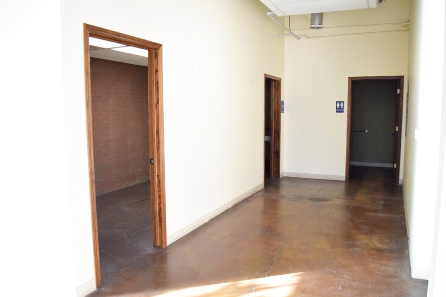 More Photos Of 1725 E Douglas Ave, Wichita Loft Creative Space For Lease
