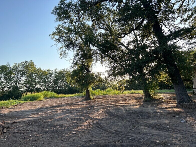 More Photos Of 1330 Jefferson St E, Sulphur Springs Land For Sale