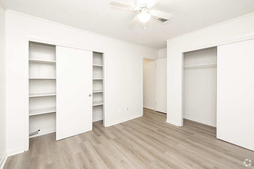 More Photos Of 8640 Jernigan Rd, Pensacola Apartments For Sale