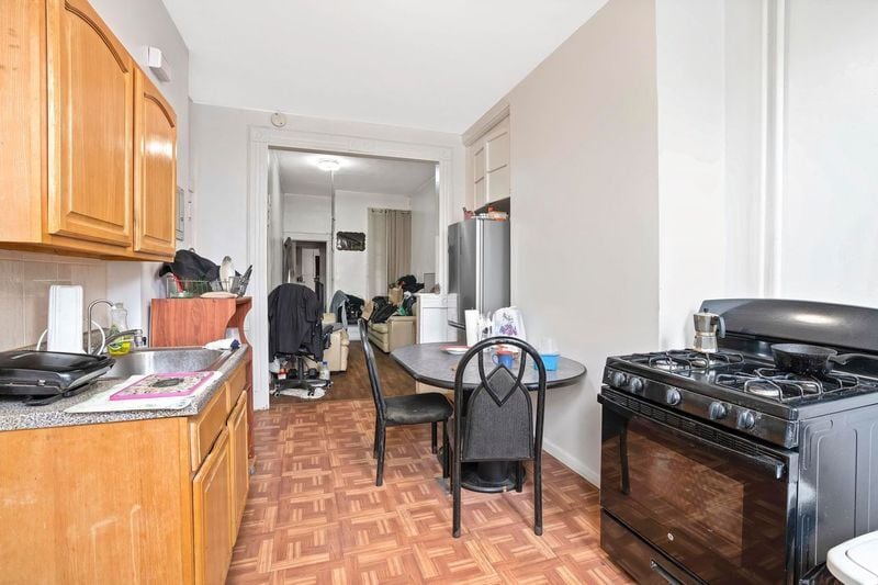More Photos Of 1536 Gates Ave, Brooklyn Flex For Sale