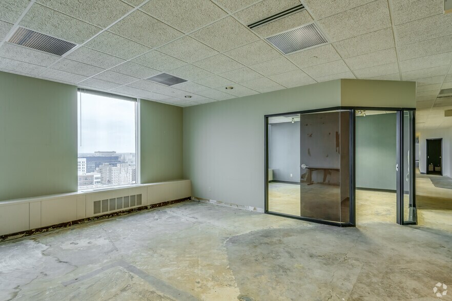 Photo of 18th Floor Ste 1825