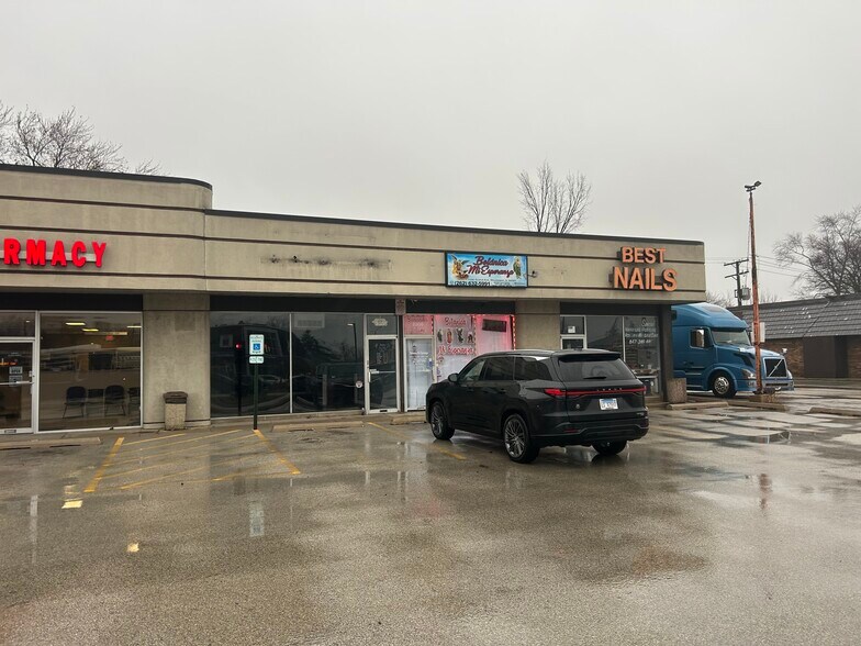 More Photos Of 2304-2312 Grand Ave, Waukegan Storefront For Lease