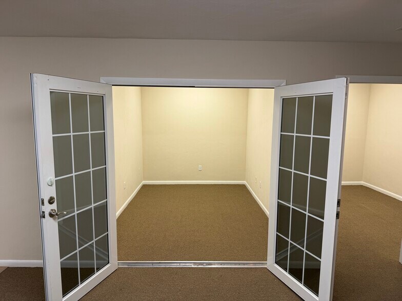 More Photos Of 2708 NE 21st Way, Gainesville Warehouse For Lease
