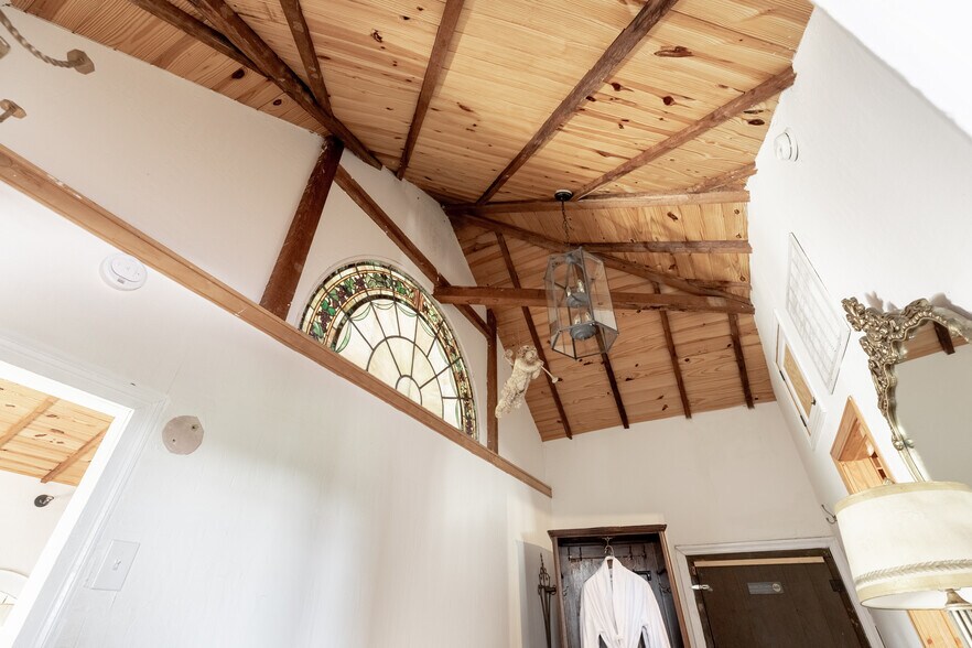 More Photos Of 2416 Lowesville Rd, Amherst Hospitality For Sale