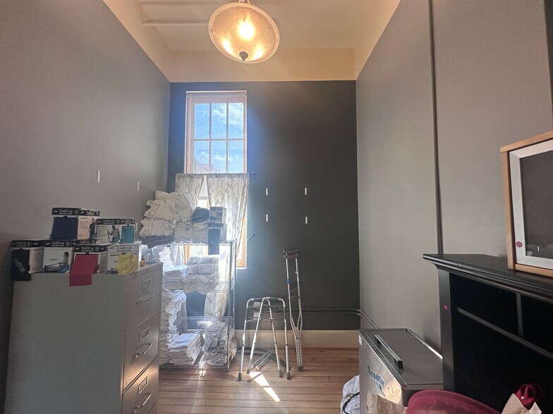 More Photos Of 830 Cottageview Dr, Traverse City Loft Creative Space For Sale
