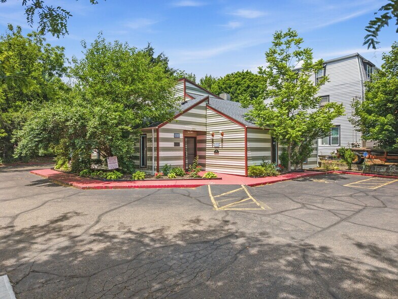 Primary Photo Of 255 Dueber Ave SW, Canton Medical For Sale