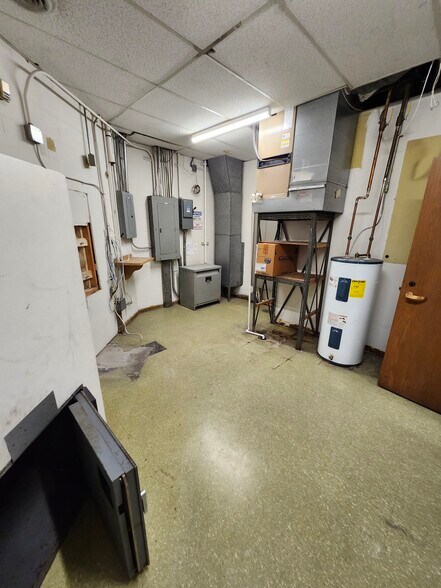 More Photos Of 2 N Mill St, New Castle Bank For Sale