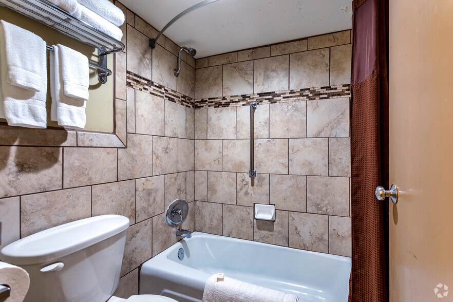 More Photos Of 201 Sugarloaf Rd, Hendersonville Hotel For Sale