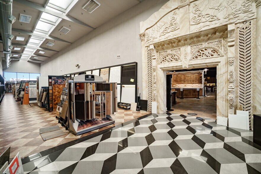 More Photos Of 1701 S State College Blvd, Anaheim Manufacturing For Sale