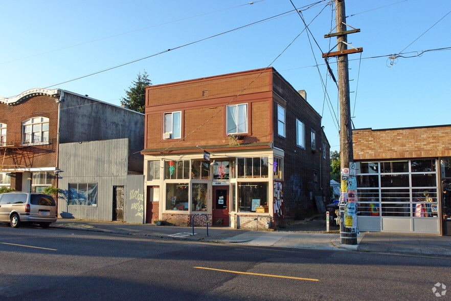 More Photos Of 2726 NE Alberta St, Portland Storefront Retail Residential For Lease