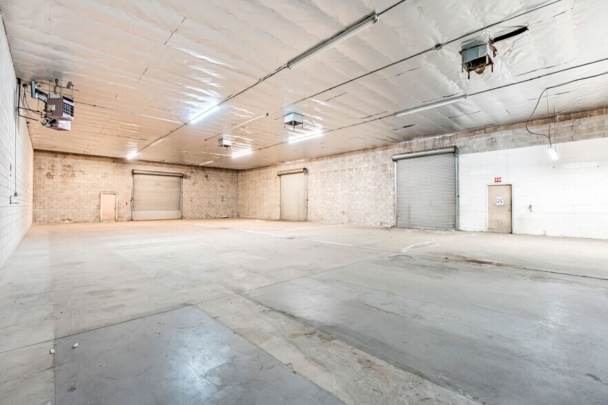 More Photos Of 2727 N Grove Industrial Dr, Fresno Warehouse For Sale