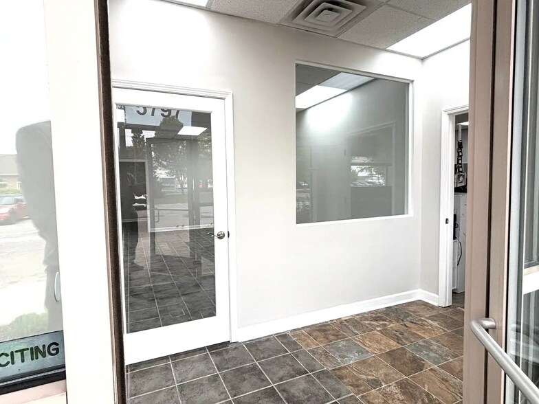 More Photos Of 5795-5797 Balsam Dr, Hudsonville Office For Lease