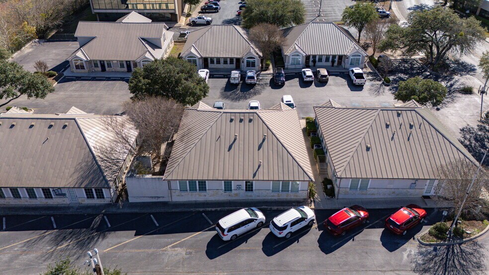 More Photos Of 4230 Gardendale St, San Antonio Office For Sale