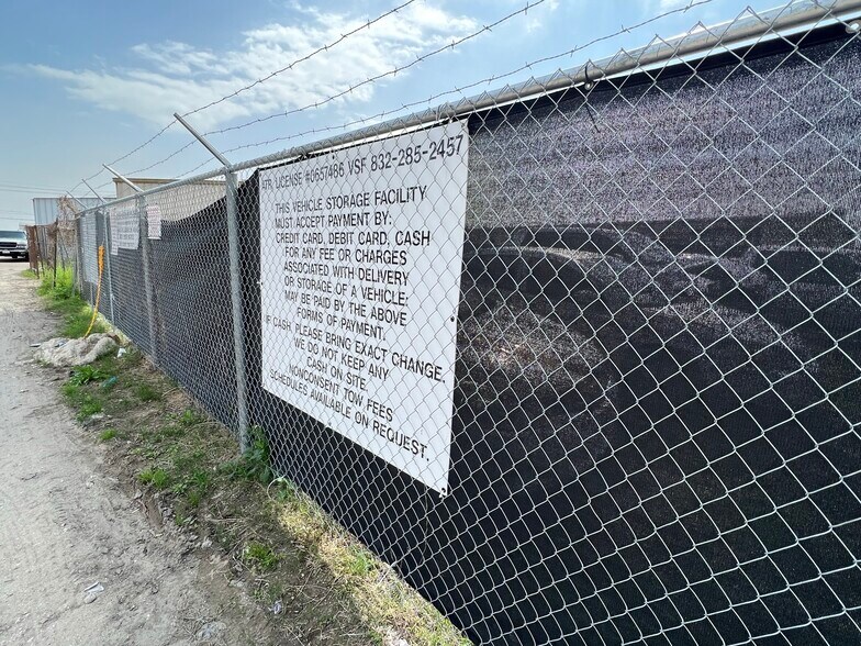 More Photos Of 1710 FM 528 Rd, Webster Auto Repair For Lease