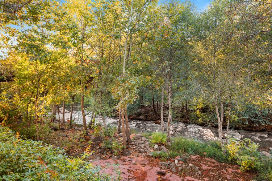 More Photos Of 25 Schnebly Hill Rd, Sedona Freestanding For Sale