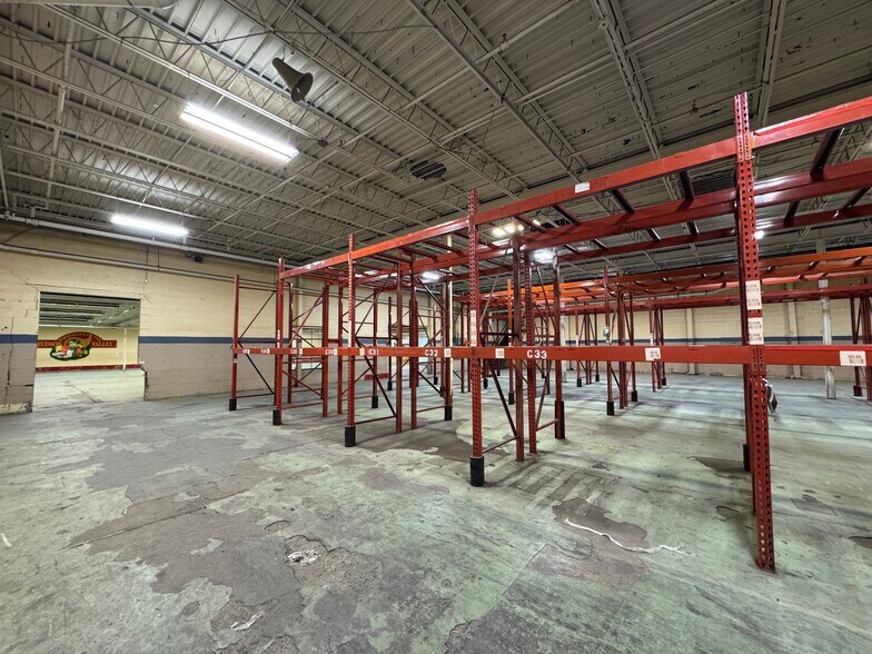 More Photos Of 195 Hudson St, Cornwall-on-Hudson Distribution For Lease