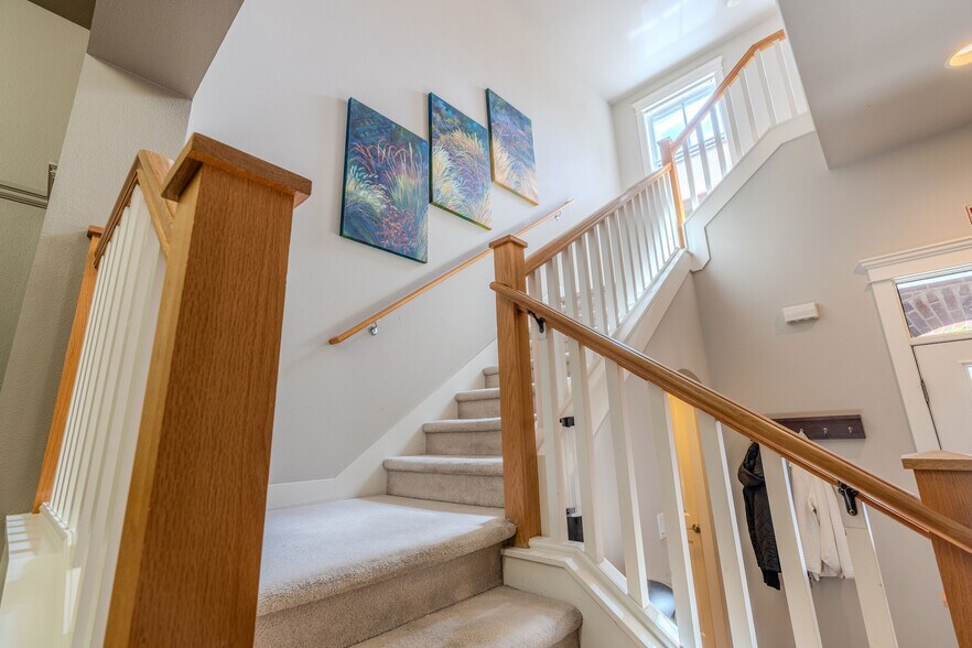 More Photos Of 1510 NE Fairview Village St, Fairview Office Residential For Lease