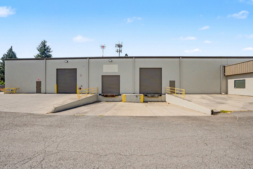 More Photos Of 3025 Kathryn Ave NE, Albany Warehouse For Lease