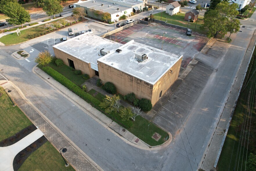 More Photos Of 16 Jackson St, Zebulon Light Distribution For Sale