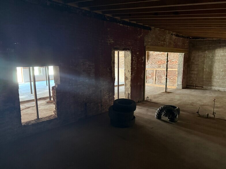 More Photos Of 107 W Main St, Coffeen Storefront Retail Residential For Sale